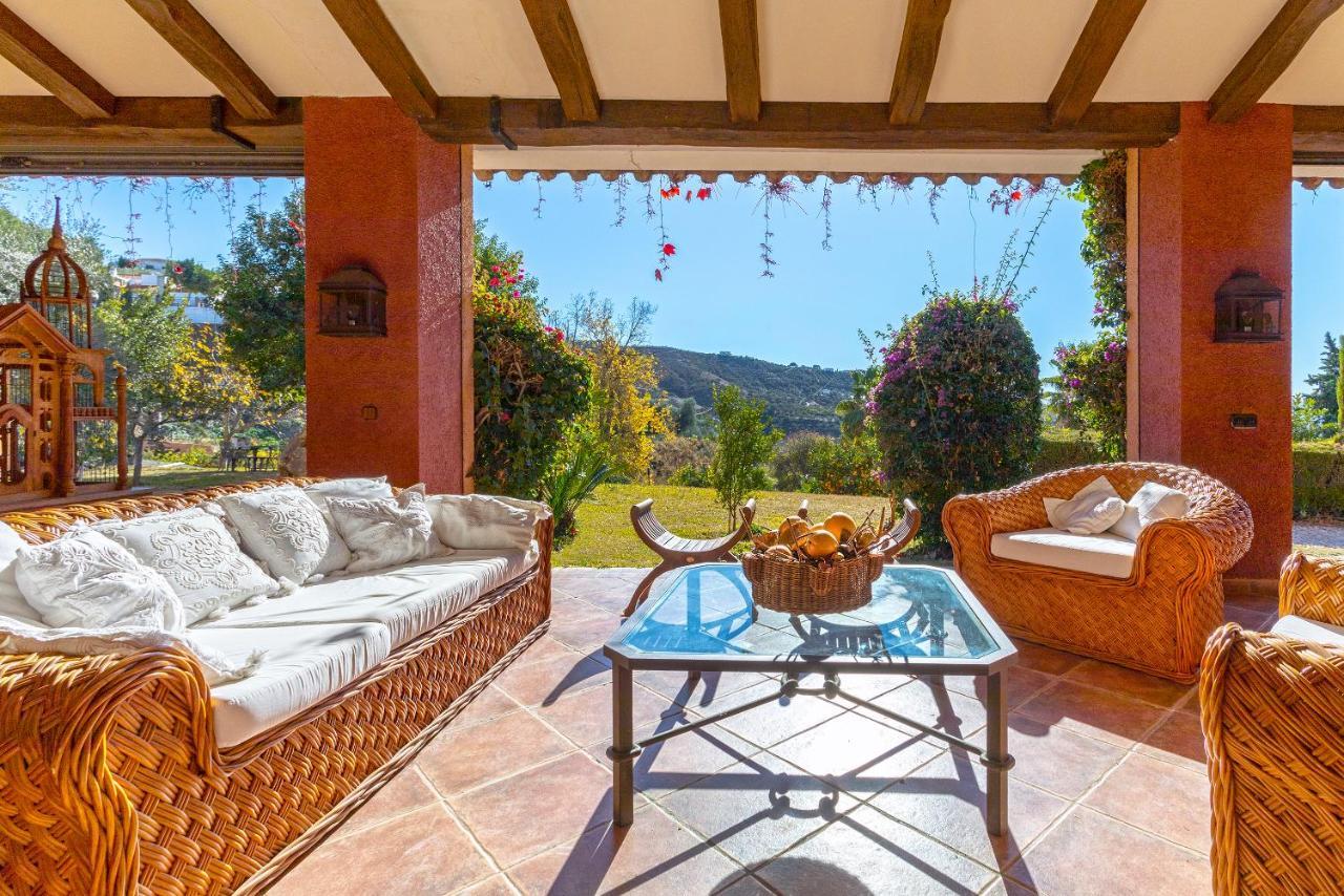 Casa Flores Con Piscina Interior Climatizada Alcaucín المظهر الخارجي الصورة
