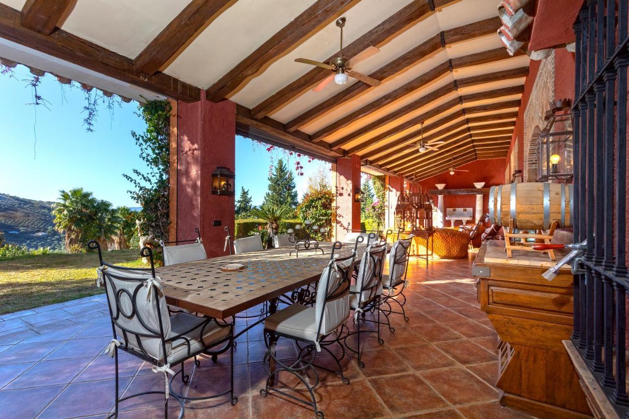 Casa Flores Con Piscina Interior Climatizada Alcaucín المظهر الخارجي الصورة