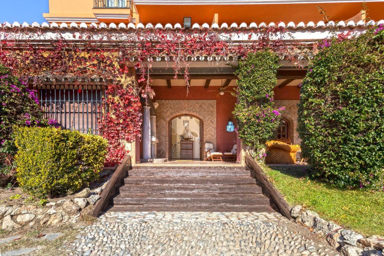 Casa Flores Con Piscina Interior Climatizada Alcaucín المظهر الخارجي الصورة