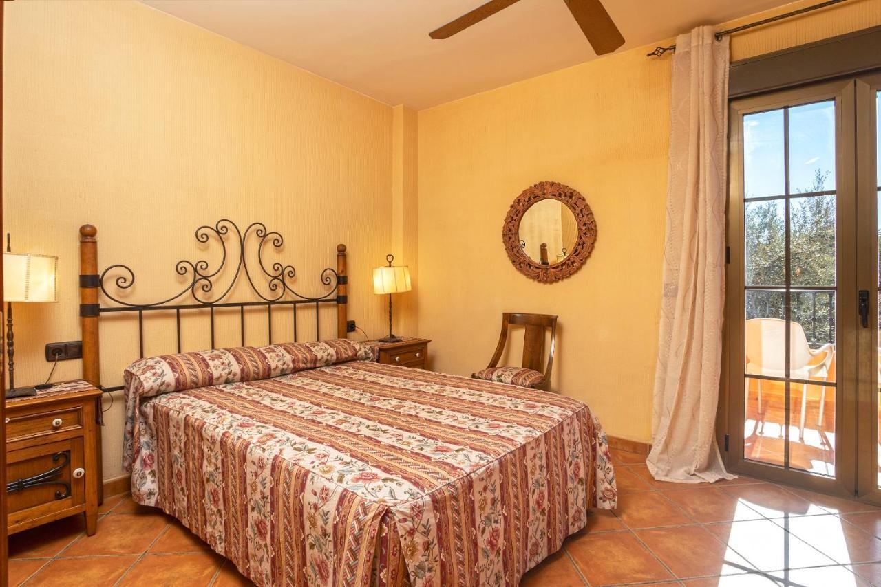 Casa Flores Con Piscina Interior Climatizada Alcaucín المظهر الخارجي الصورة