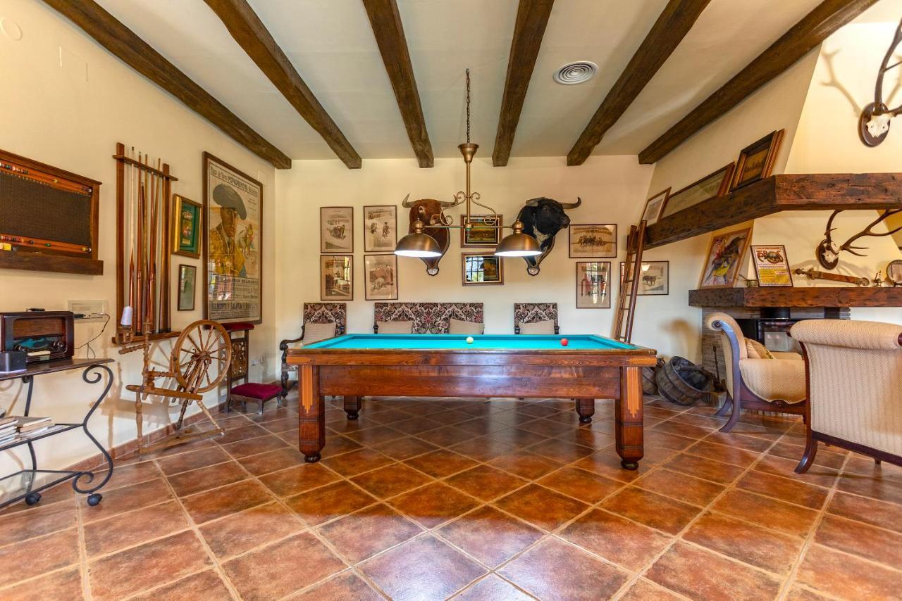 Casa Flores Con Piscina Interior Climatizada Alcaucín المظهر الخارجي الصورة