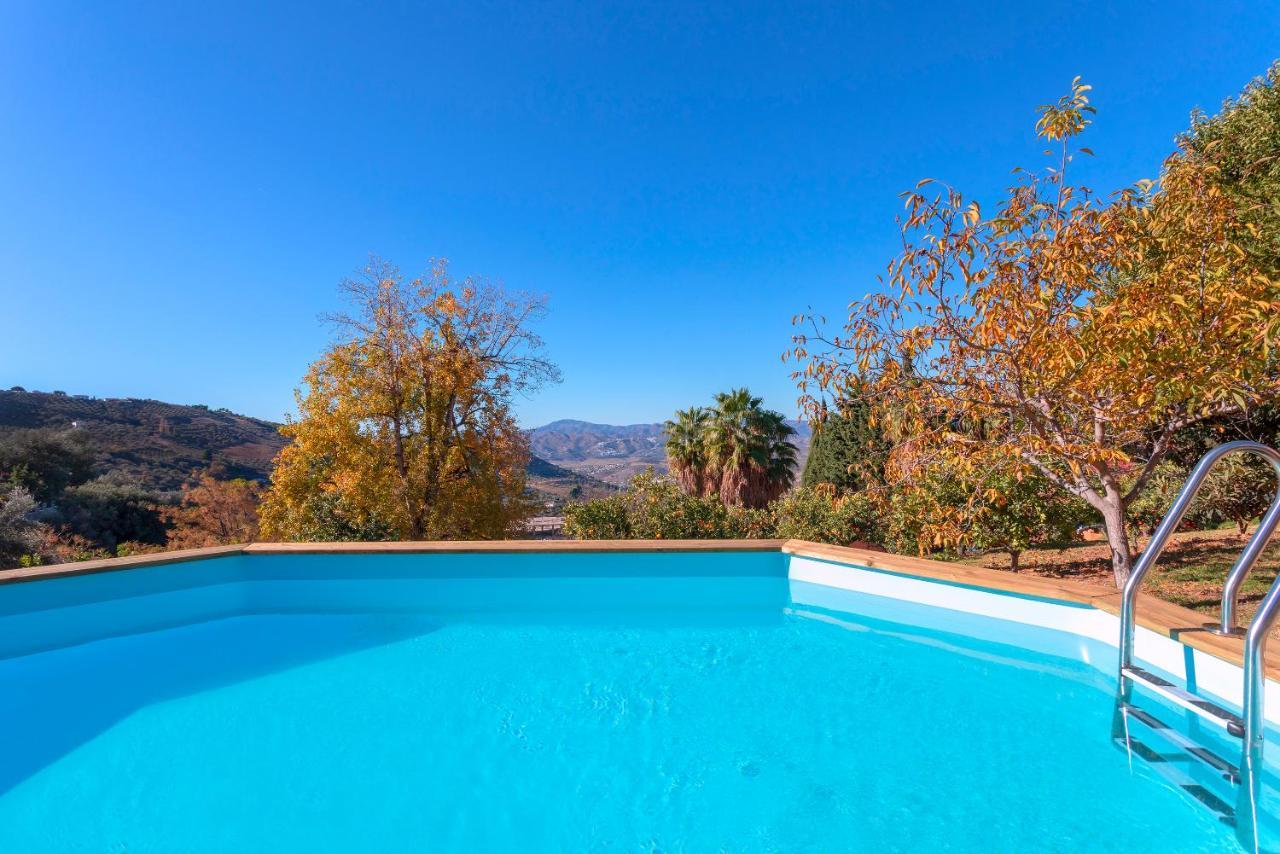 Casa Flores Con Piscina Interior Climatizada Alcaucín المظهر الخارجي الصورة