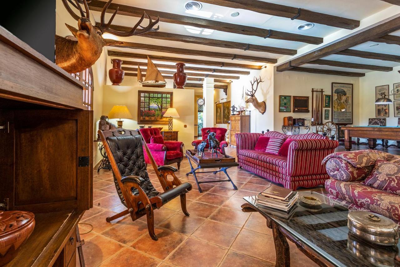 Casa Flores Con Piscina Interior Climatizada Alcaucín المظهر الخارجي الصورة